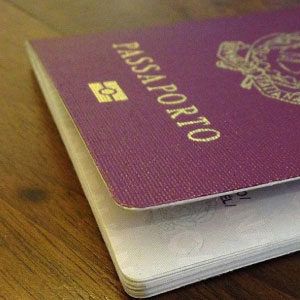 cittadinanza: immagine di un passaporto